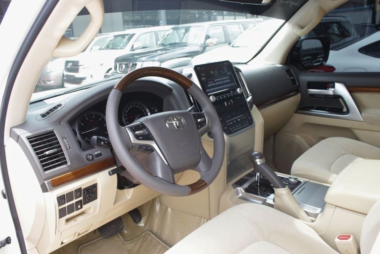 Toyota Land Cruiser STD EXR 5.7L 4WD V8,GCC