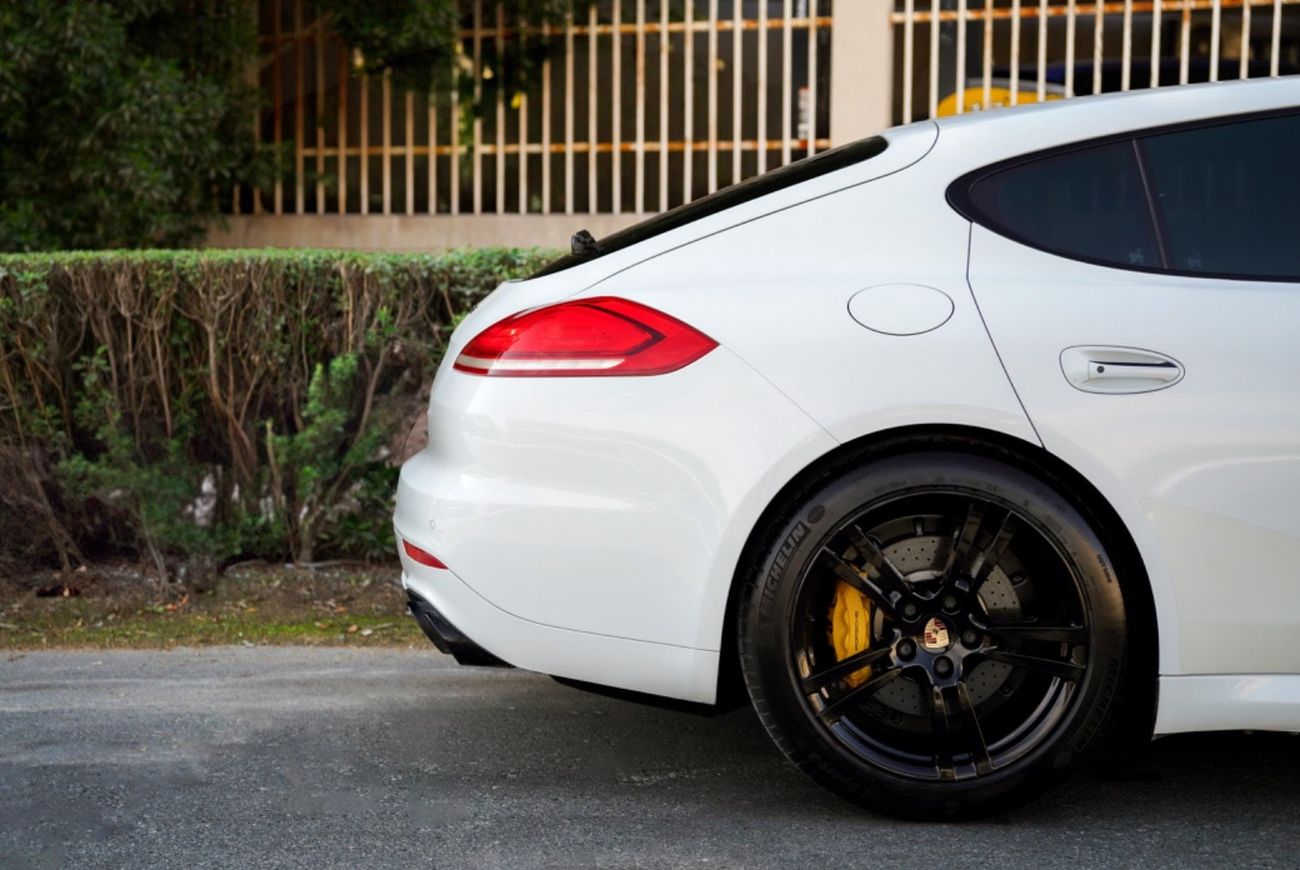 بورش باناميرا Turbo 4.8L (493 HP)