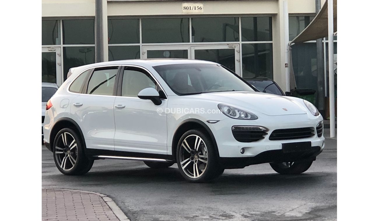 Porsche Cayenne PORSCHE CAYENNE S MODEL 2013  GCC CAR PERFECT CONDITION FULL OPTION PANORAMIC ROOF LEATHER STS BAC