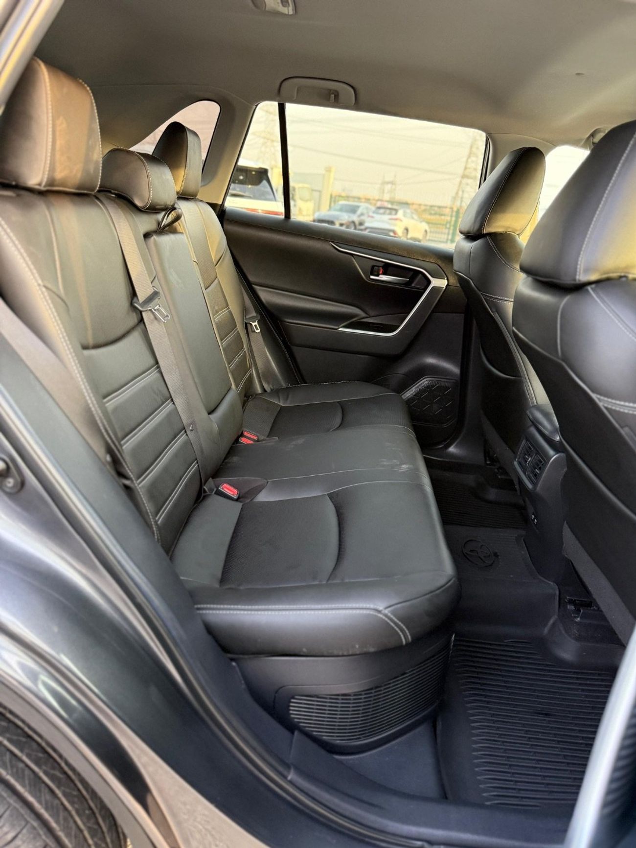 Toyota RAV4 Hybrid XLE 2.5L