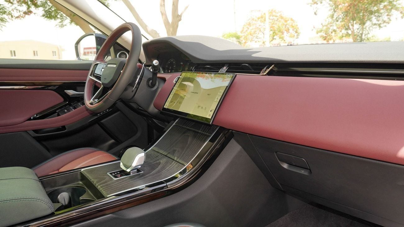 لاند روفر رانج روفر إيفوك SE P250 DYNAMIC 2025!! BLACK EDITION!! FIVE YEARS WARRANTY!! THREE YEARS SERVICE CONTRACT