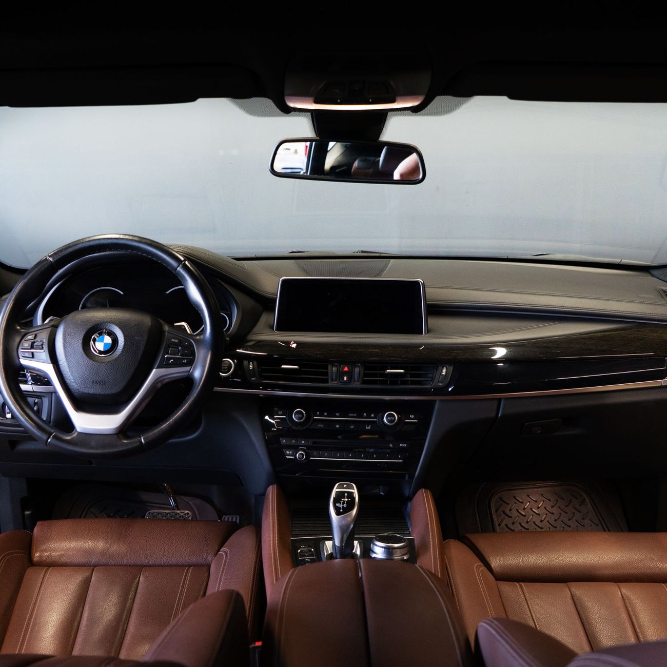 بي أم دبليو X6 50i Exclusive 4.4L AED 2,490 pm  • 0% Downpayment • BMW X6 xDrive50i • 1 Year Warranty