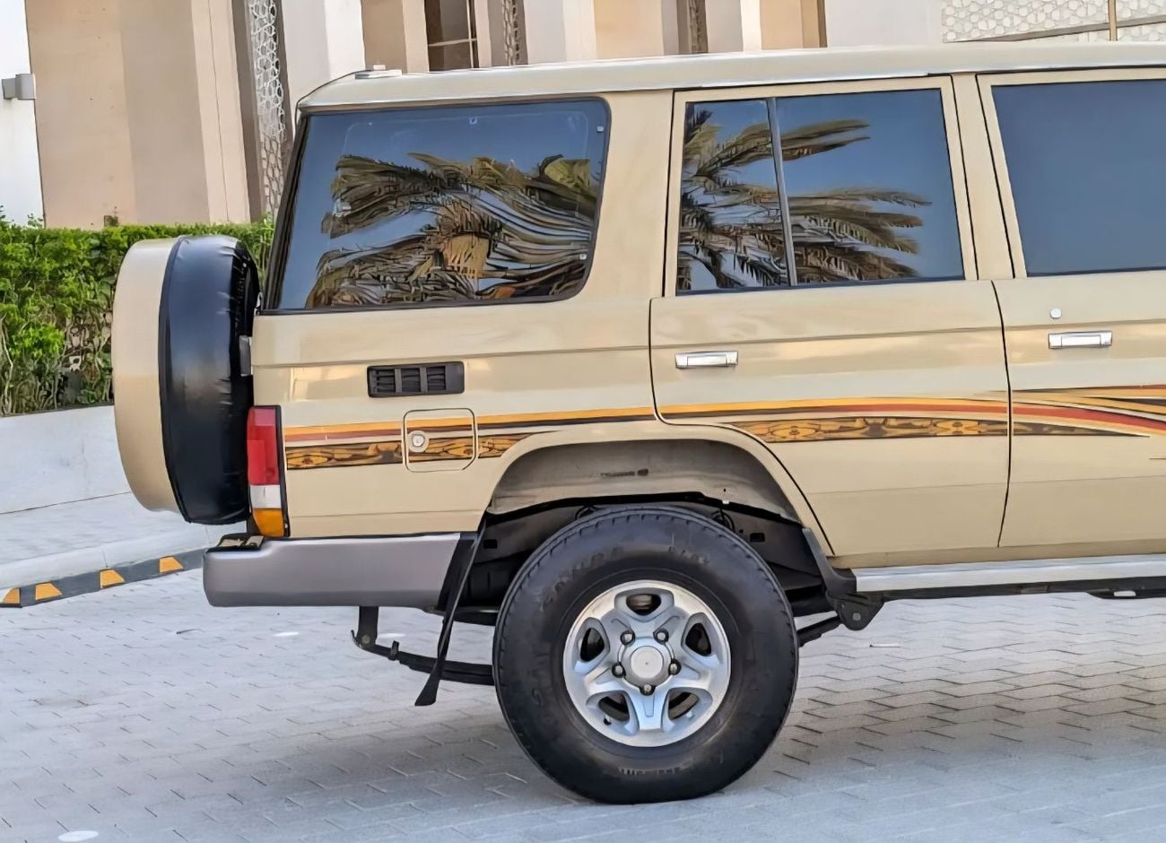 Toyota Land Cruiser LC76 LX Grade LHD 2.8L 1GD-FTV V4 Turbo Diesel Engine Manual Gear 4WD 5 Seats 5 Door