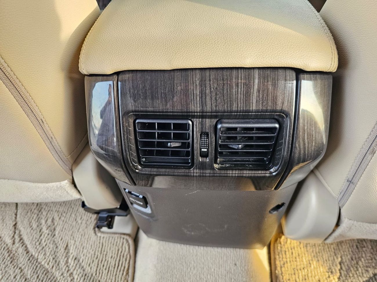 Toyota Prado Toyota prado 2019Model 2.7 v4 AWD 4x4 petrol engine Colour Black Transmission Automatic Interior.Beg