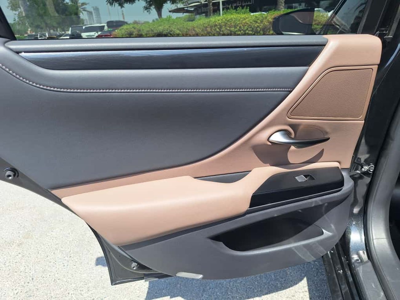 Lexus ES 300 2024 LEXUS ES-300 2.0L PETROL