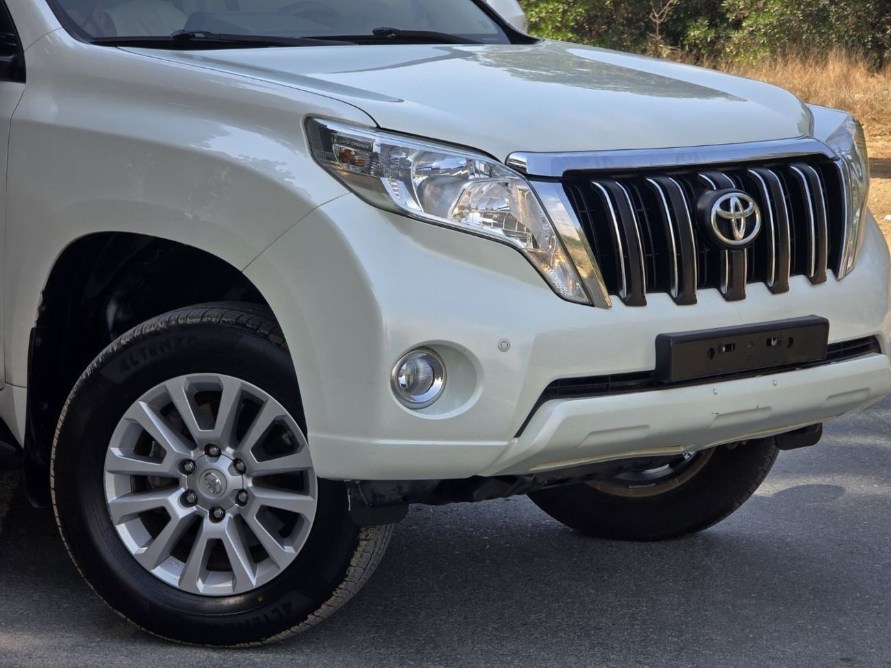 Toyota Prado GXR 2.7L (160 HP) 4WD TOYOTA PRADO GXR 2017 GCC GOOD CONDITION IN SIDE OUT SIDE