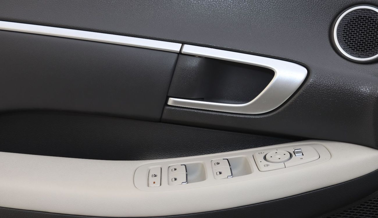 هيونداي سوناتا هيونداى سوناتا خليجى موديل 2020 -2.5L ممشىى 97000 كم  بسعر40000  بحاله ممتازه