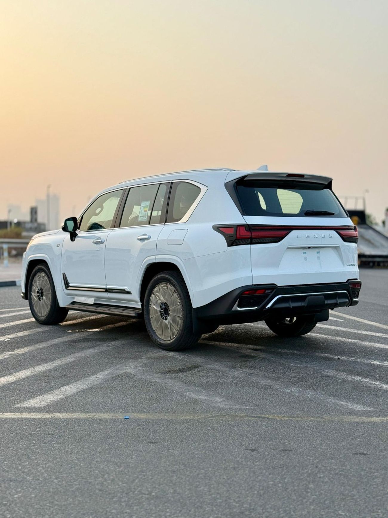 لكزس LX 600 Lexus Lx600 Fsport 3.5L A/T Petrol
