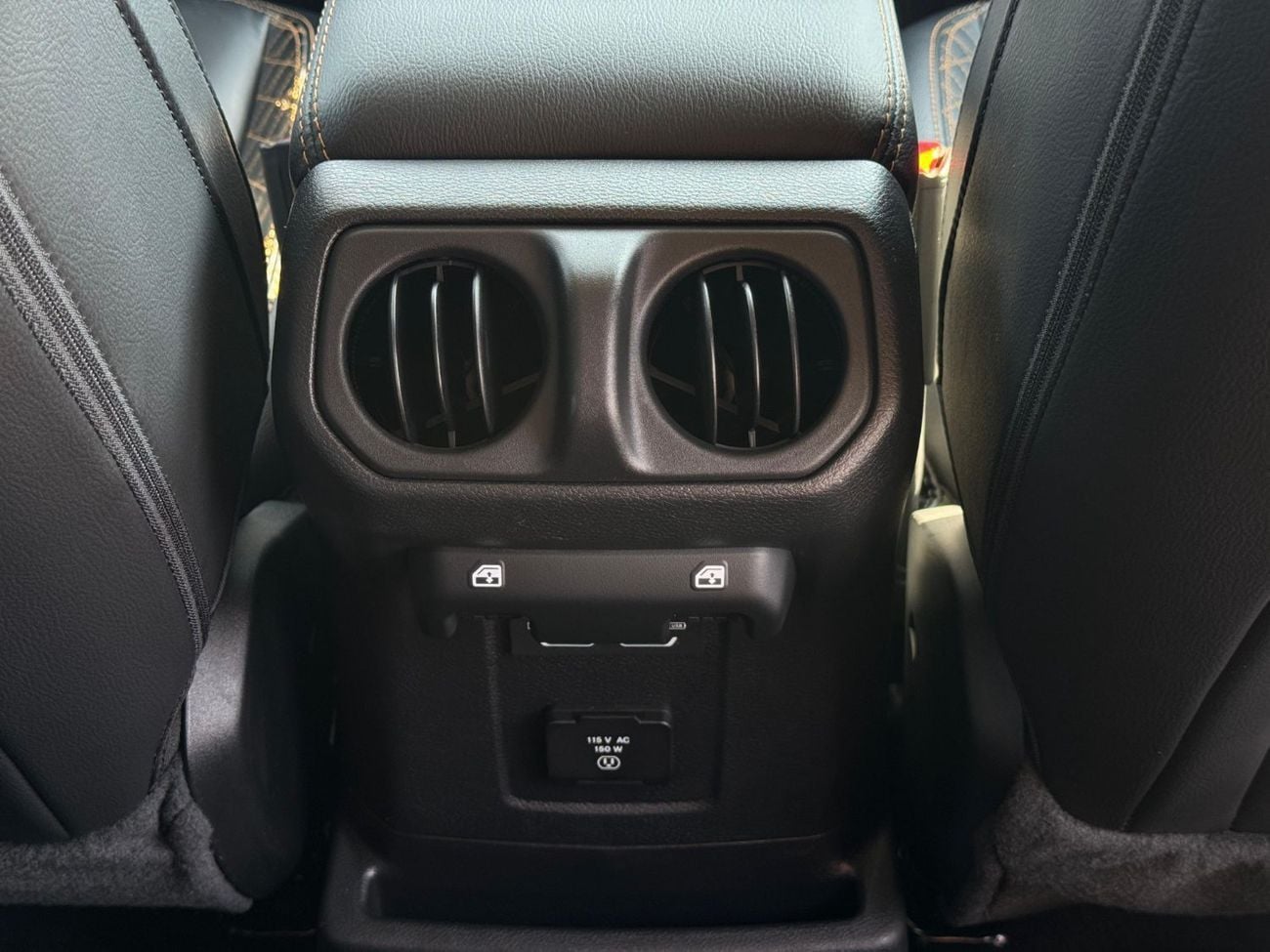 جيب رانجلر Wrangler 4XE 2.0L Turbo PHEV 2023 UAE Price @ 143,000 AED