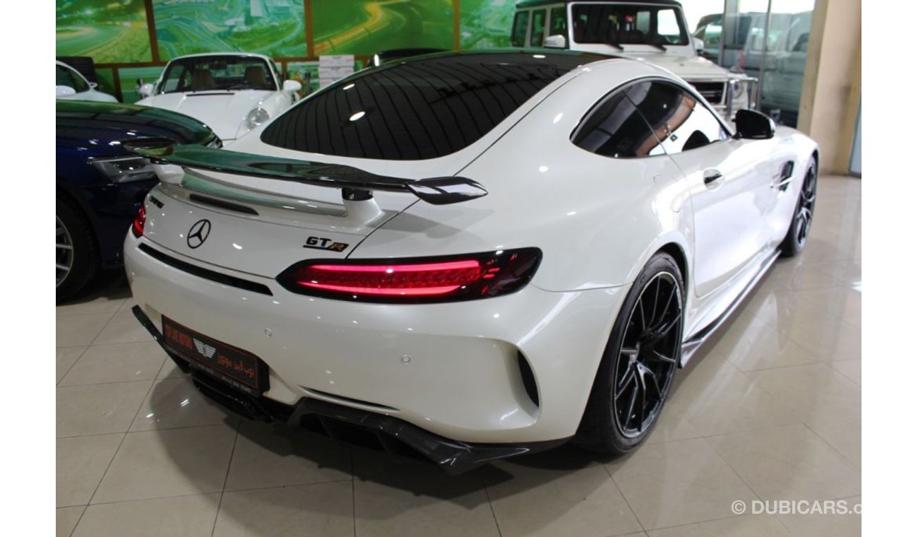 Mercedes-Benz AMG GT-R