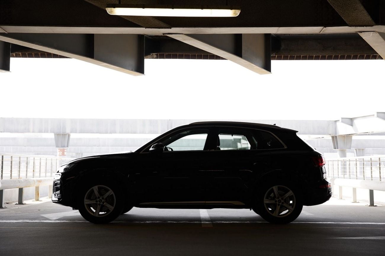 Audi Q5 45 TFSI Quattro Design 2.0L Audi Q5 2022 GCC specs