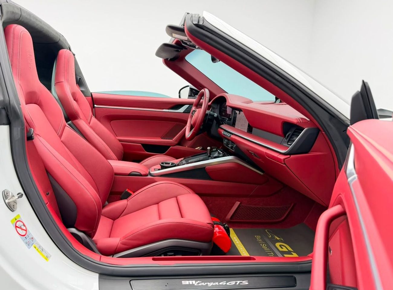 بورش 911 TARGA 4GTS 2025 Porsche 911 Targa 4 GTS Cabriolet, June/2030 Porsche Warranty, Full Porsche Service