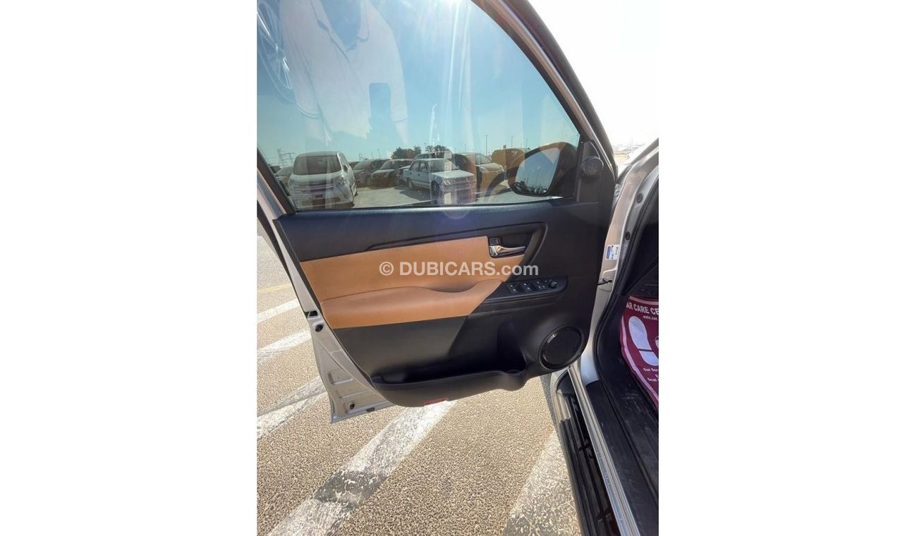 Toyota Fortuner *Offer*2017 TOYOTA FORTUNER 7 SEATER / EXPORT ONLY