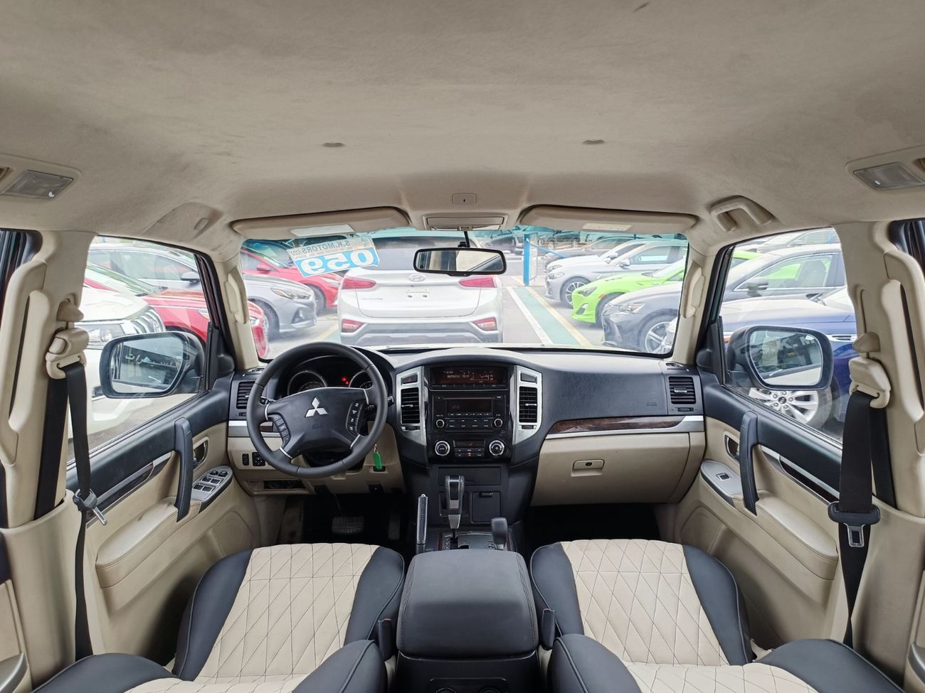 ميتسوبيشي باجيرو 3.5 / GLS / WITHOUT SUNROOF / V6 PETROL / RIMS "17" / 4WD /LOT# 16714