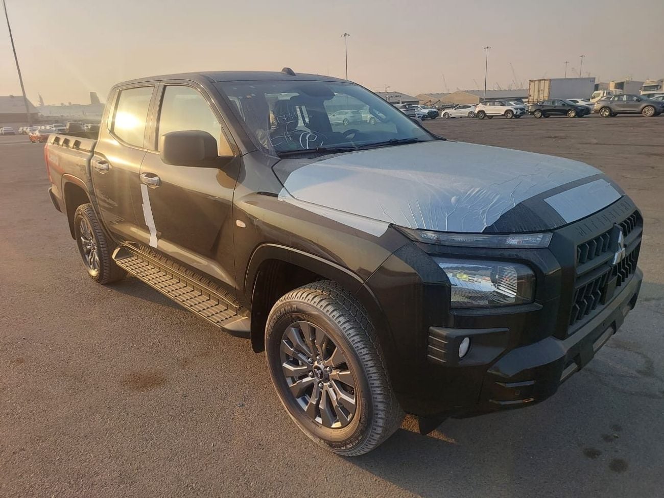 ميتسوبيشي L200 MITSUBISHI L200 2.4L 4×4 Diesel MT 2025