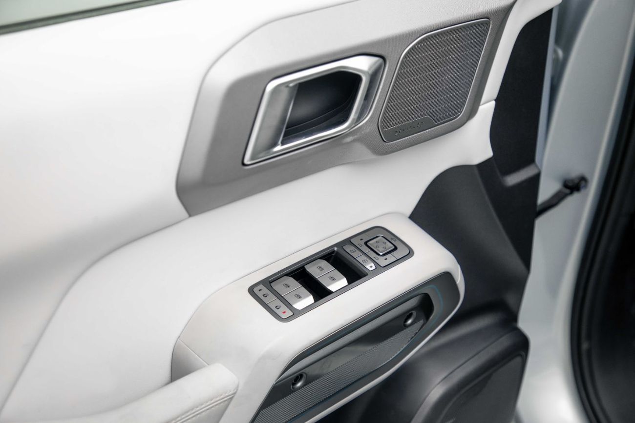 بي واي دي ليوبارد تيتانيوم 3 ID Ultra - Silver Inside Grey | Export Only