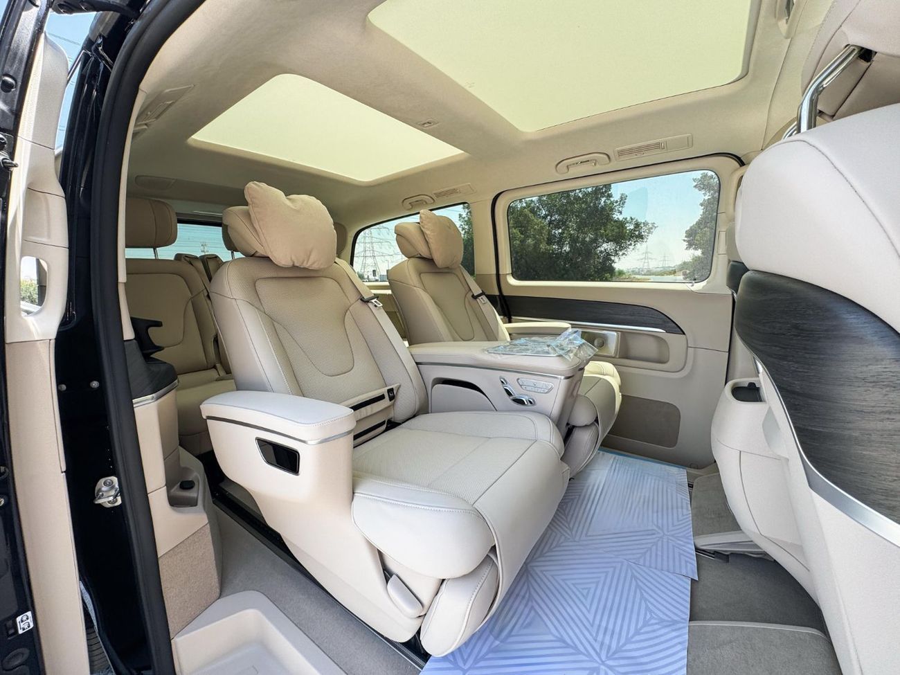 مرسيدس بنز V 300 Viano 300