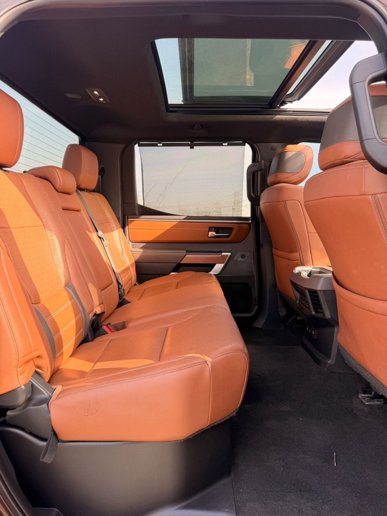 Toyota Tundra Platinum 1794 Edition 3.4L / panoramic, 360 camera, full option