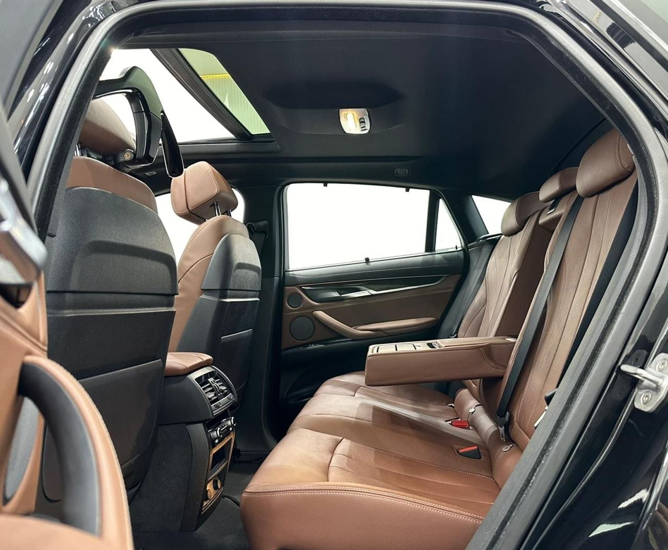 BMW X6 50i M Sport 2018 BMW X6 xDrive50i M-Sport, Warranty, Full Service History, Full Options, GCC