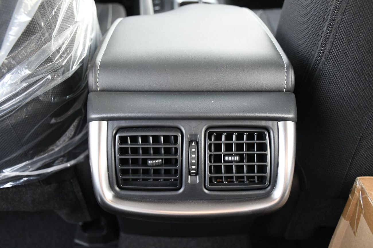 Toyota Hilux 2.7L V4 SR5 BSM Push Start full option ( Ready Stock )