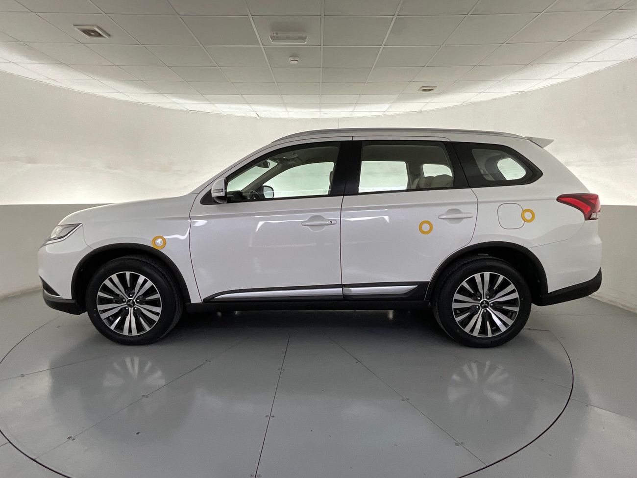 Mitsubishi Outlander GLX Midline | 1 year free warranty | 0 Down Payment