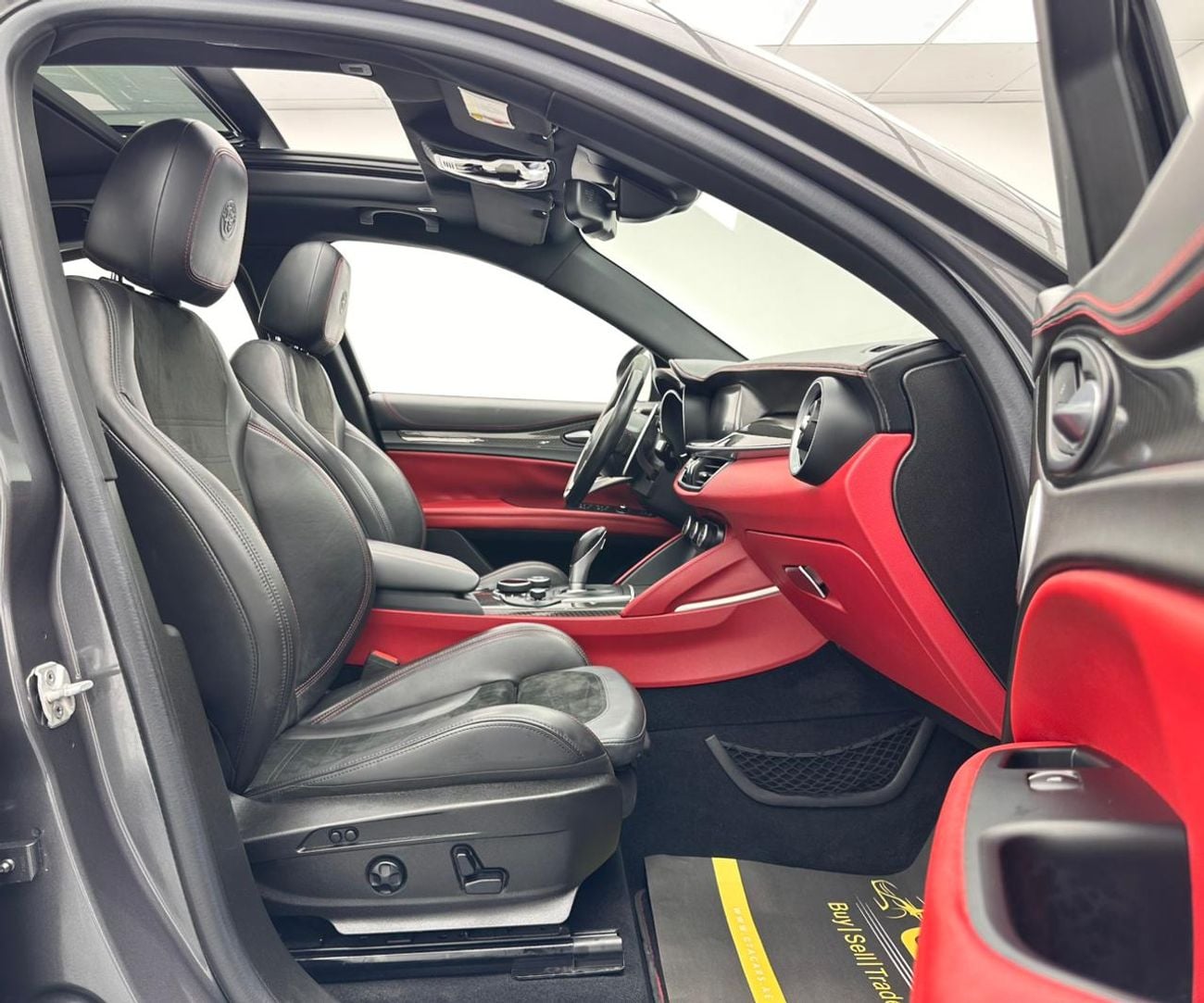 Alfa Romeo Stelvio Quadrifoglio 2.9L (503 HP) 2019 Alfa Romeo Stelvio Quadrifoglio, 1 Year Warranty Unlimited KM, Alfa