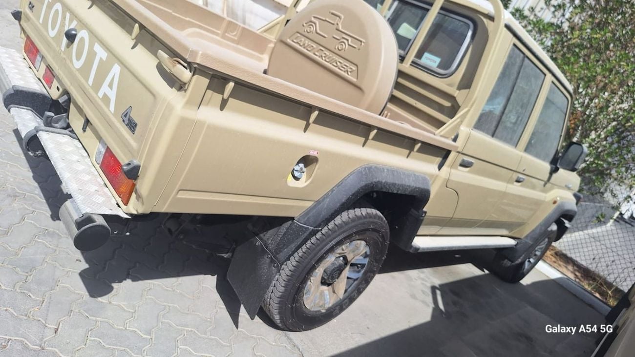 تويوتا لاند كروزر بيك آب TOYOTA LAND CRUISER LC79 DC FULL OPTION AT