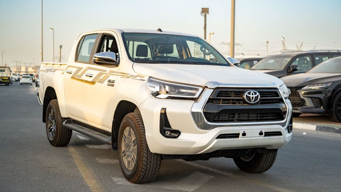 تويوتا هيلوكس SR5 DC 2.4L Diesel A/T 2025YM