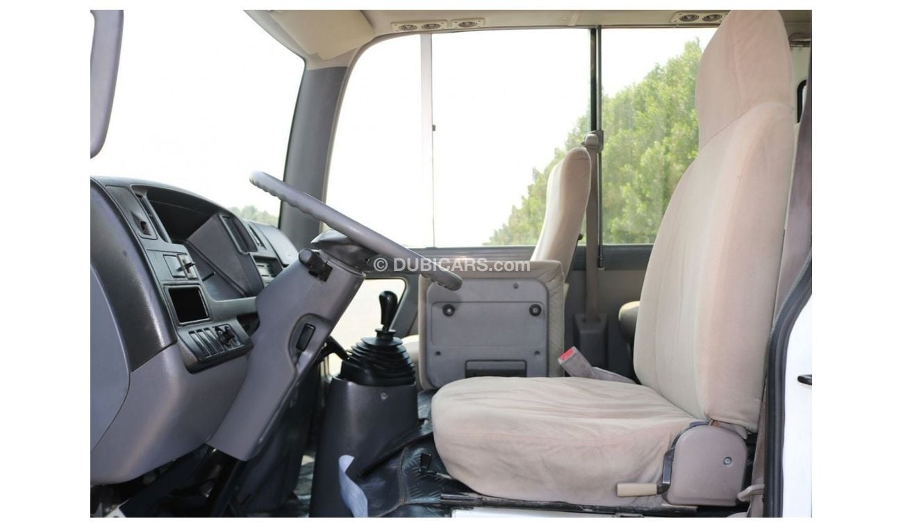 نيسان سيفيليان 2014 | NISSAN CIVILIAN A/C 30 SEATER BUS WITH GCC SPECS AND EXCELLENT CONDITION