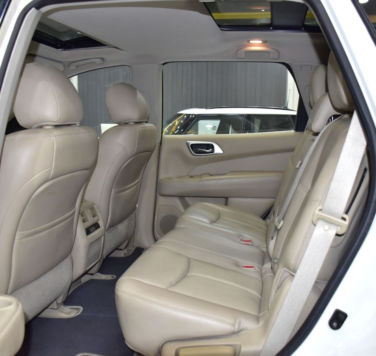 Nissan Pathfinder EXCELLENT DEAL for our Nissan Pathfinder SV 4WD ( 2015 Model ) in White Color GCC Specs
