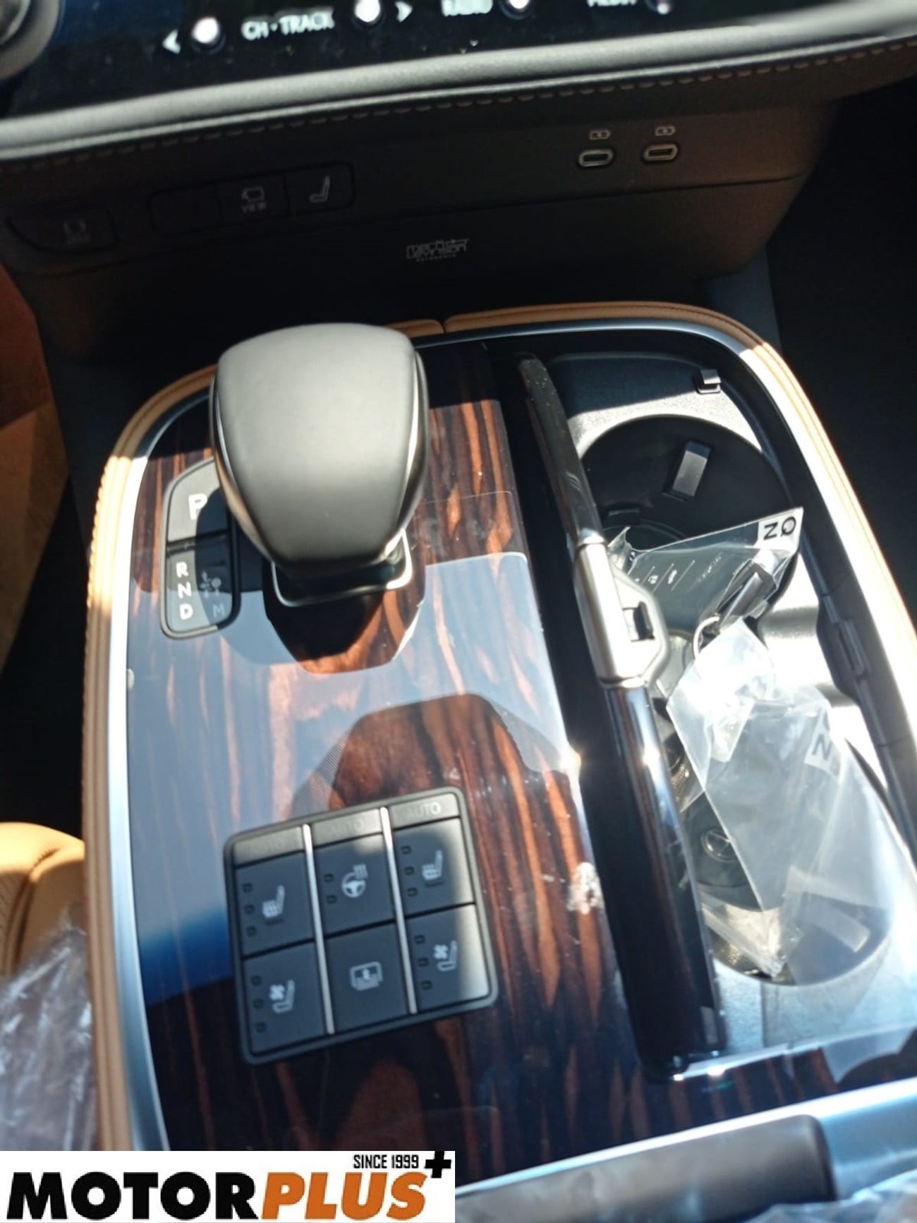 Lexus LS500 HYBRID EXCLUSIVE AWD with "Ottoman Seat”