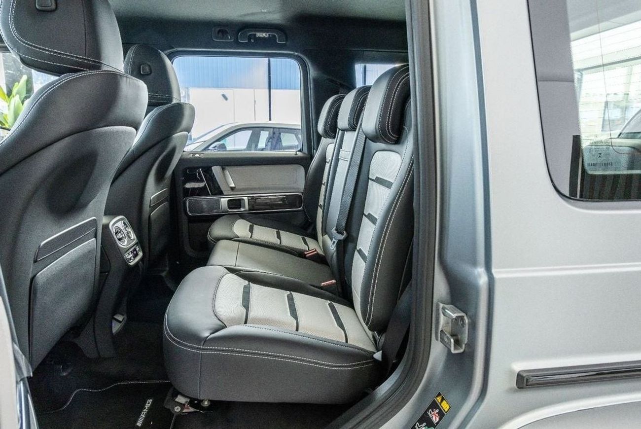 Mercedes-Benz G 63 AMG Mercedes-Benz G 63 AMG - Special Color - Carbon Fiber - 22 Maybach Alloy Wheels  2025 Facelift