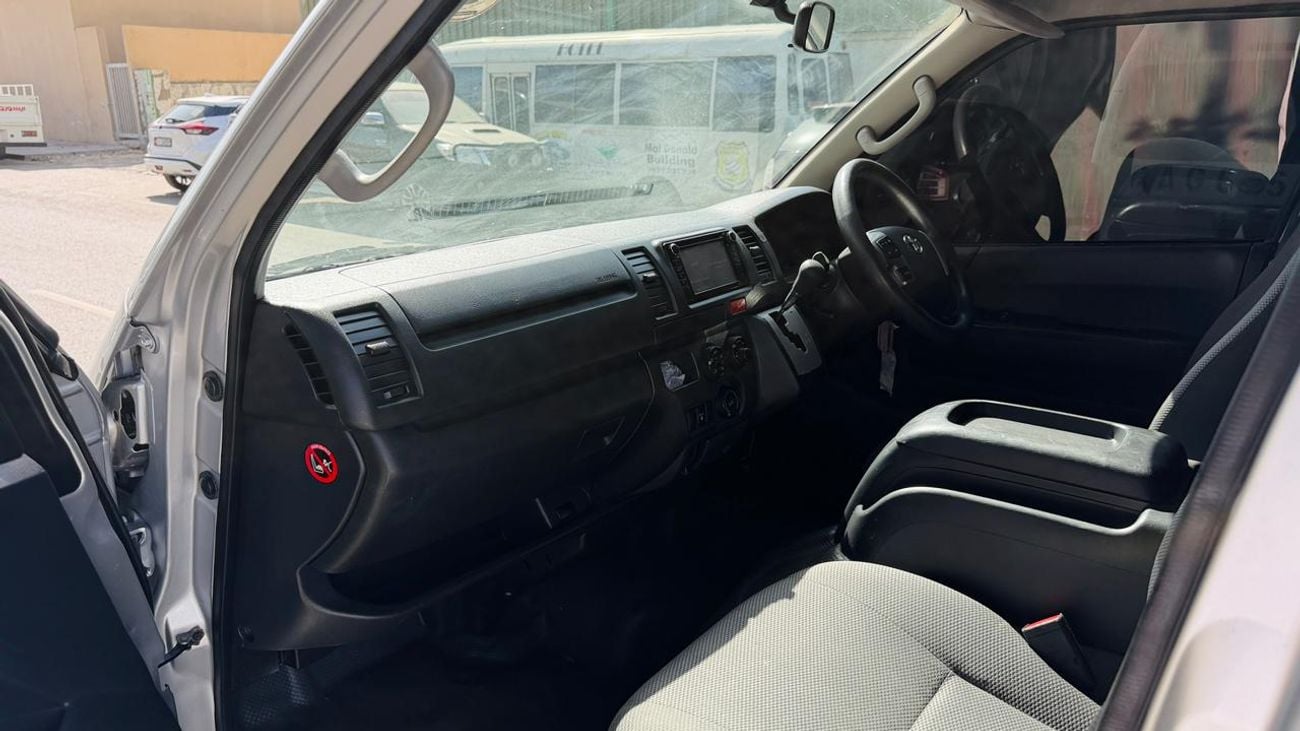 تويوتا هاياس 2018 | 2.7L PETROL | AT | RHD | COMFORT SEATS |  MULTIMEDIA SCREEN | TRACTION CONTROL