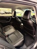 Toyota RAV4 XLE 2.5L push start 2024