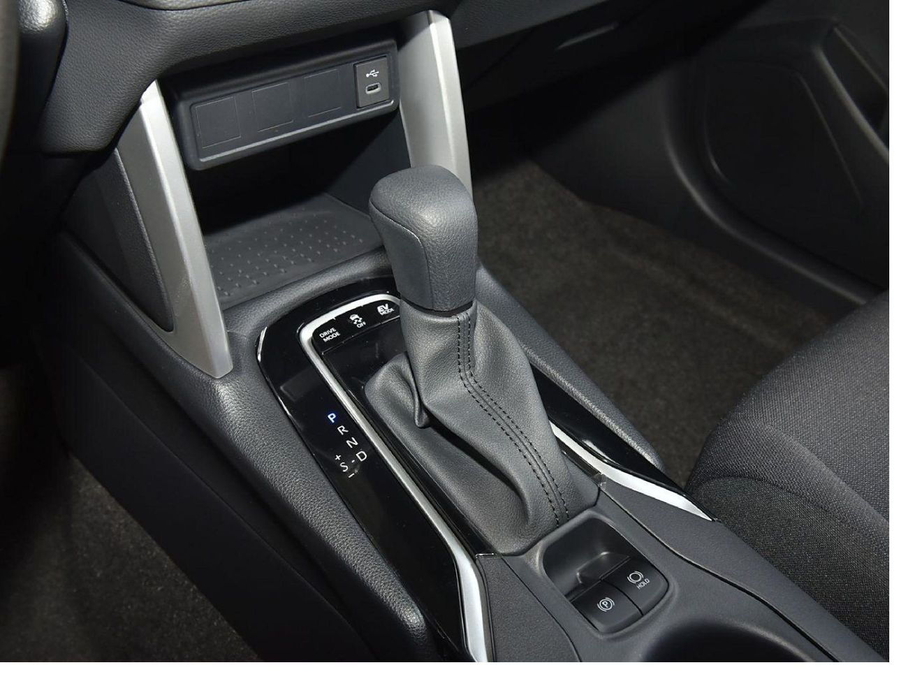 تويوتا كورولا كروس 2.0L HYBRID ELITE 2025