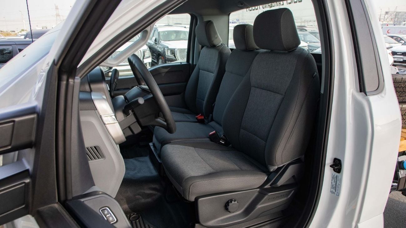 فورد F 550 XL 4WD A/T 19,500 lb (8,845 kg) GVWR | Super Duty | 2025 | For Local Registration +10%