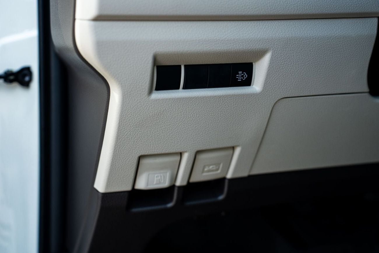 تويوتا هاياس Toyota Hiace High Roof New shape Black pumber 2.8L A/T DIESEL 2026 MODEL