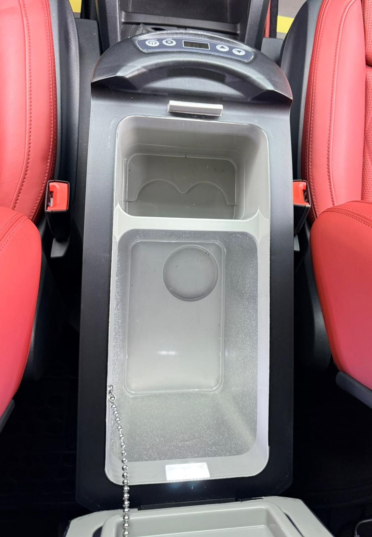 Mercedes-Benz V 250 2023 Mercedes Benz V250 Falcon Edition, 2026 MB Warranty, 2027 MB Service Pack, Low Km, GCC