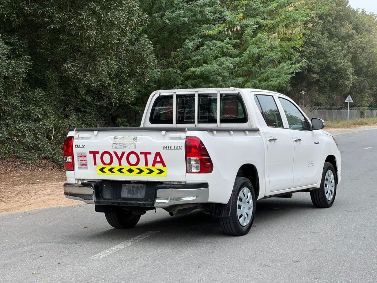 تويوتا هيلوكس GL 2.7L Double Cab Utility