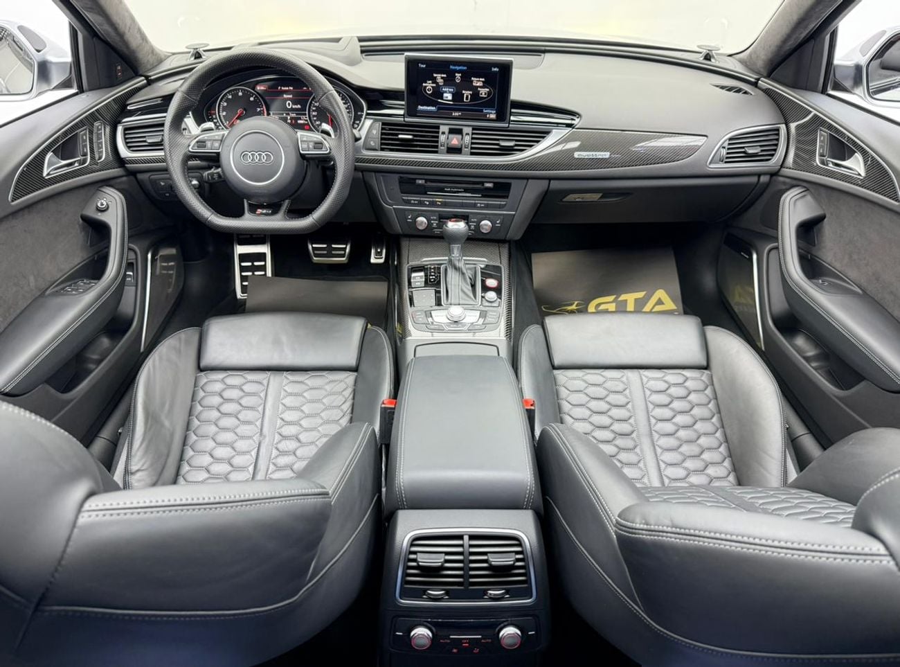 Audi RS6 Performance 4.0L 2017 Audi RS6 Performance, Full Audi Service history, GCC