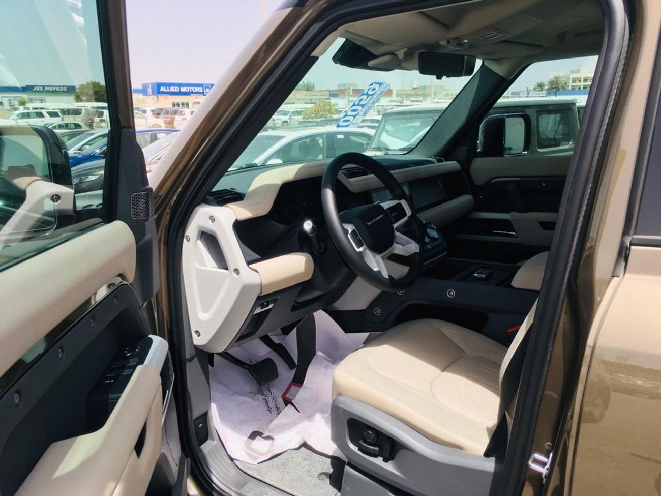 لاند روفر ديفندر ٢٠٢٠