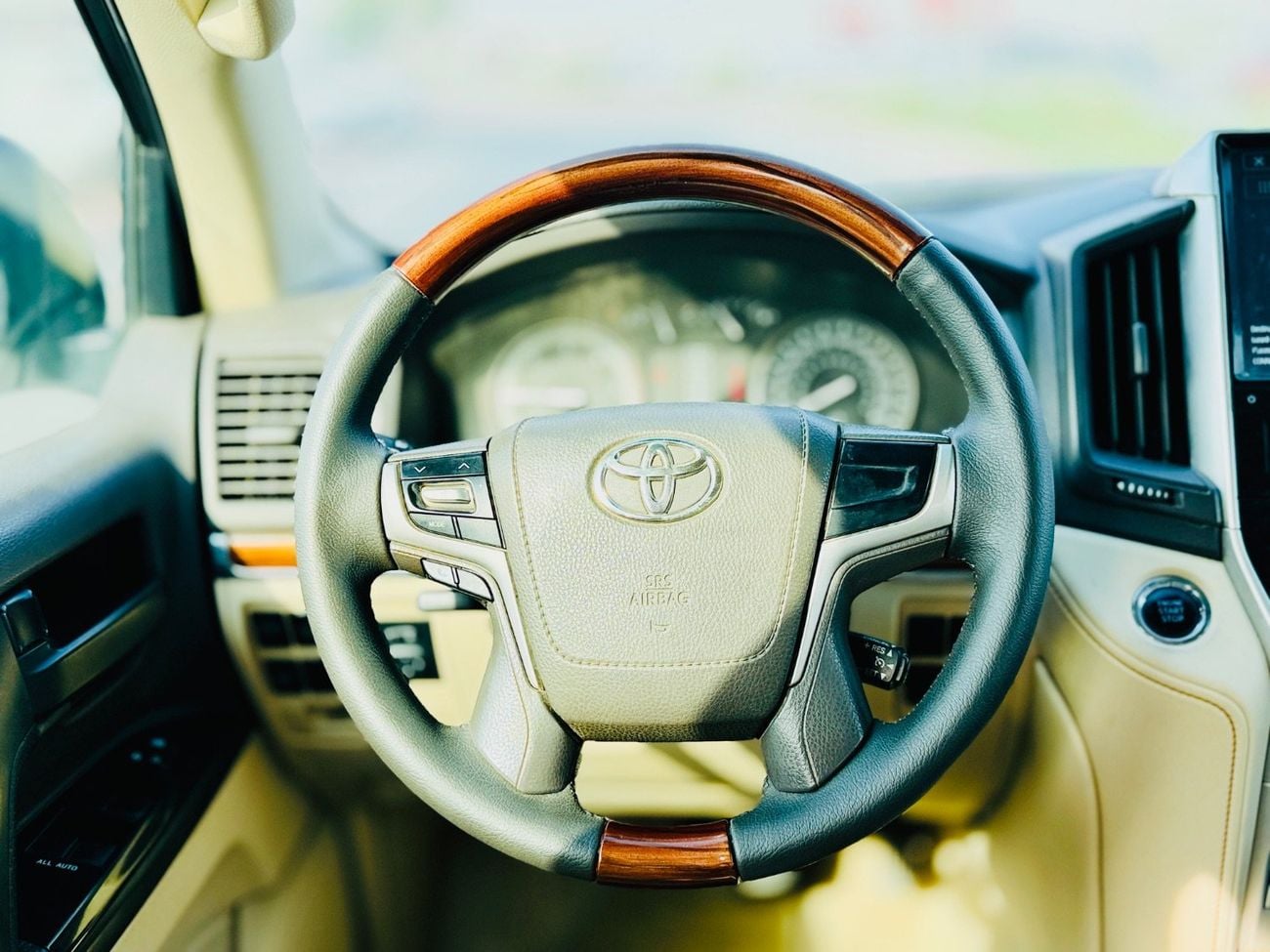 Toyota Land Cruiser G.x.r V8