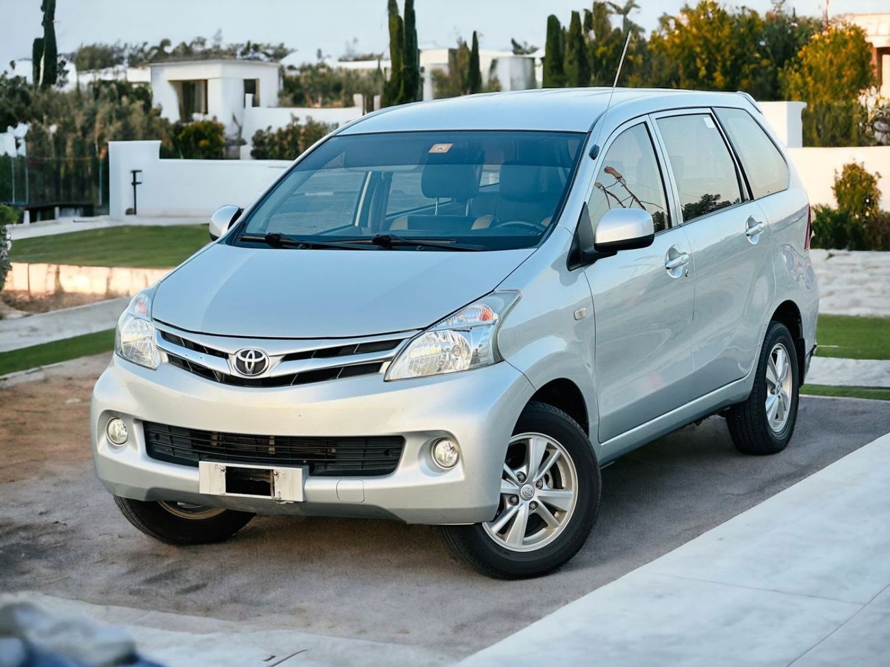 Toyota Avanza AED 780 PM | TOYOTA AVANZA SE 1.5L V4 RWD | 7 SEATER | 0% DP | ORIGNAL PAINT | WELL MAINTAINED
