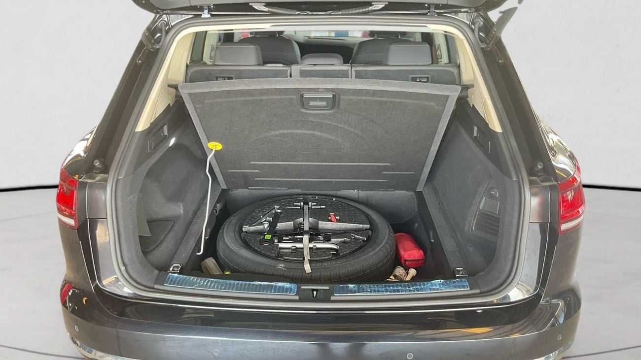 Volkswagen Touareg ATMOSPHERE HIGHLINE | Guaranteed Warranty | 0 Down Payment