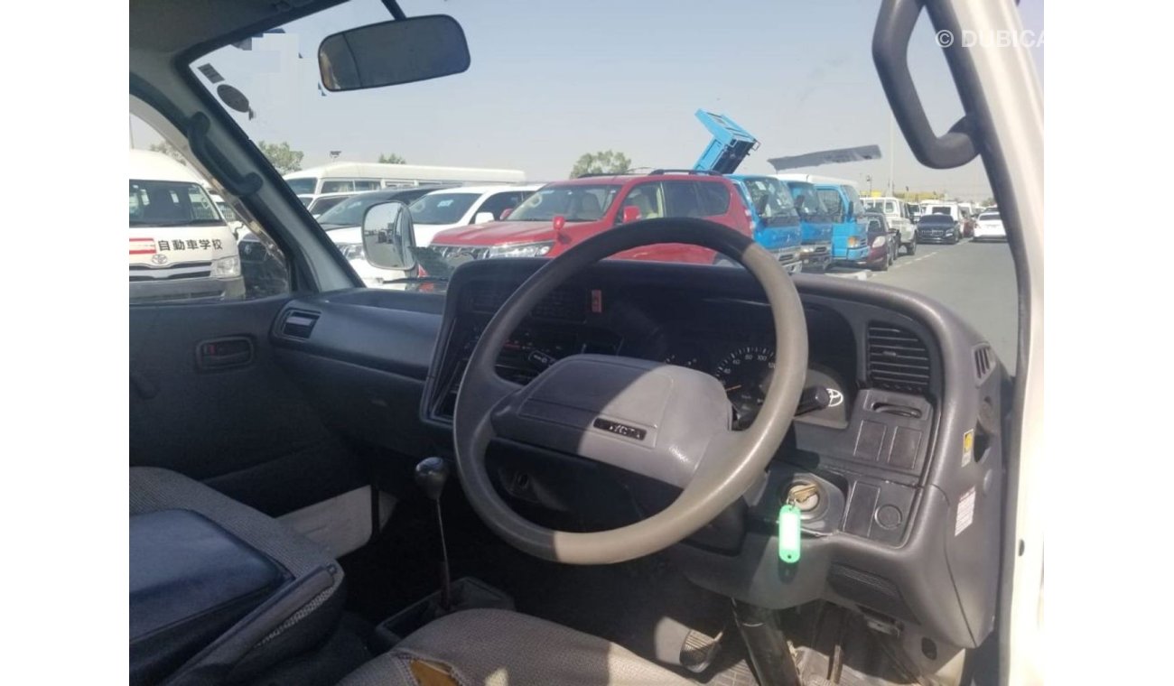 تويوتا هاياس Hiace RIGHT HAND DRIVE (Stock no PM 584 )