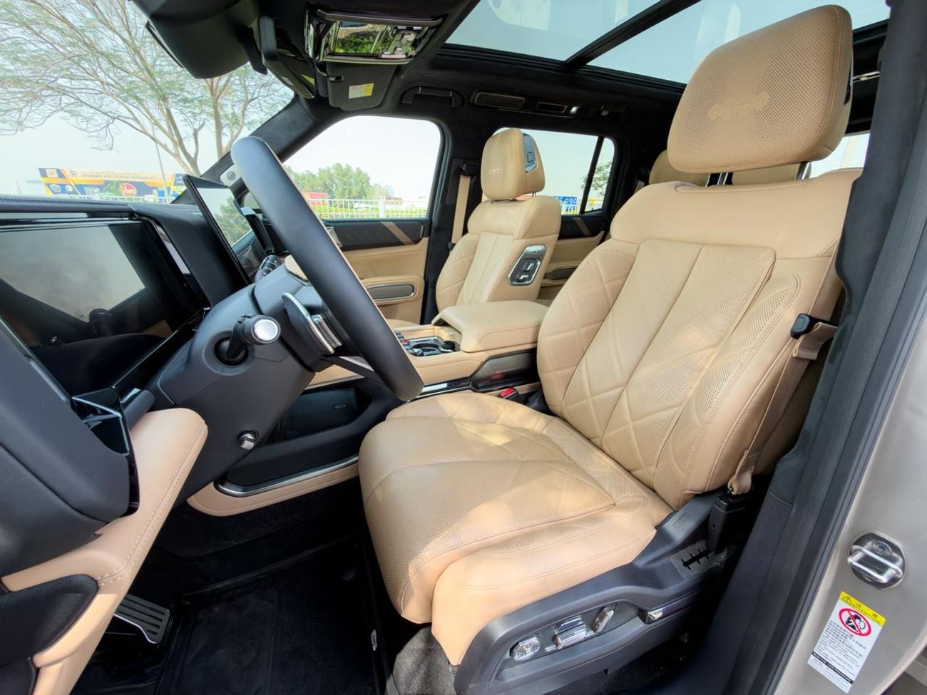 BYD Leopard 8 Smart and Brave Flagship Edition (7 Seats) 2024 BYD Leopard 8 Flagship | 2.0L Hybrid (Plug-In) | 939