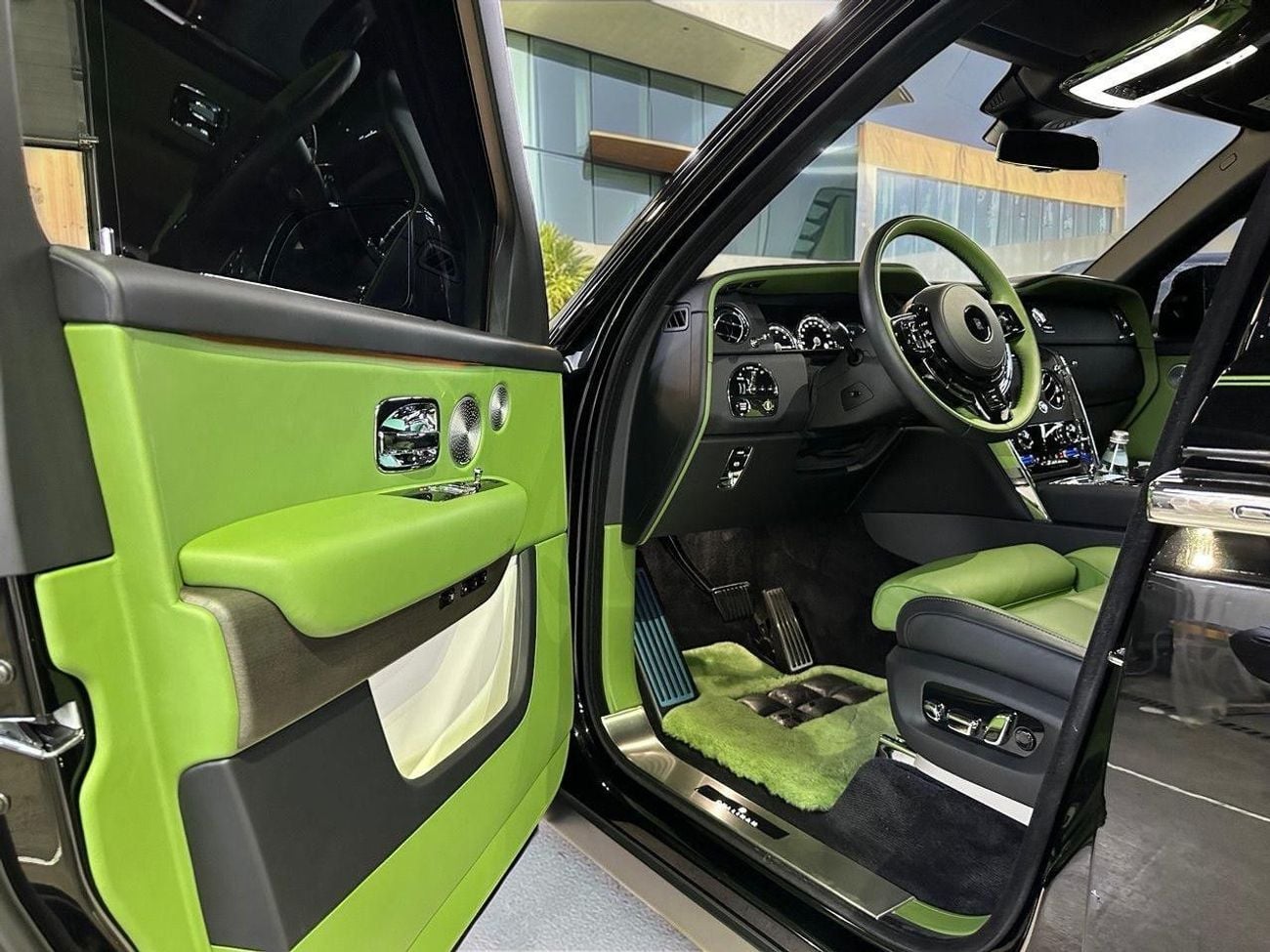 Rolls-Royce Cullinan AED 27,800 P.M | 0% DOWN PAYMENT | ROLLS-ROYCE CULLINAN | AGENCY WARRANTY & SERVICE CONTRACT