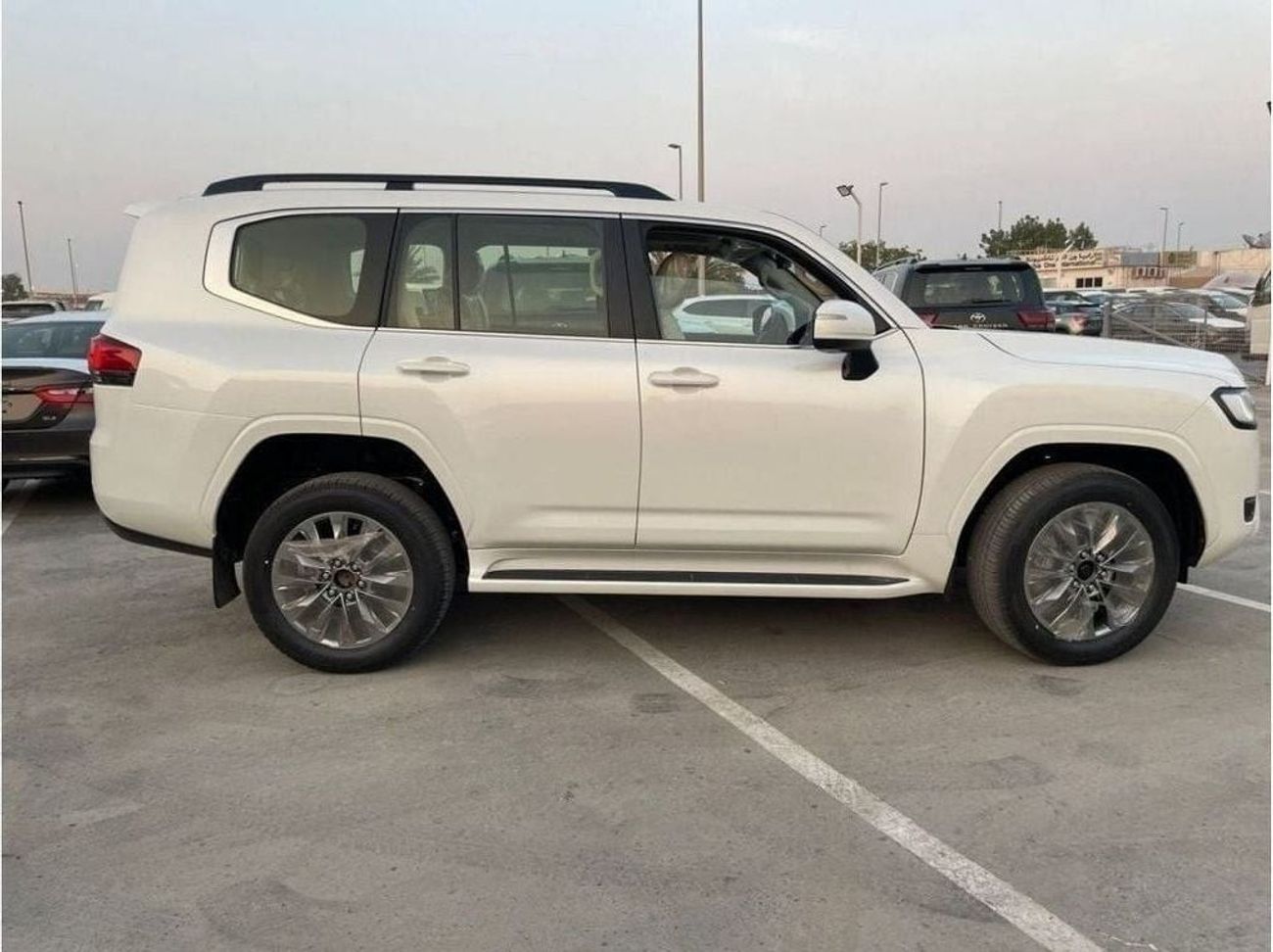 Toyota Land Cruiser TOYOTA LC300 3.5L VX+ PETROL EUROPE FULL OPTION 2022MY (FOR EXPORT ONLY)