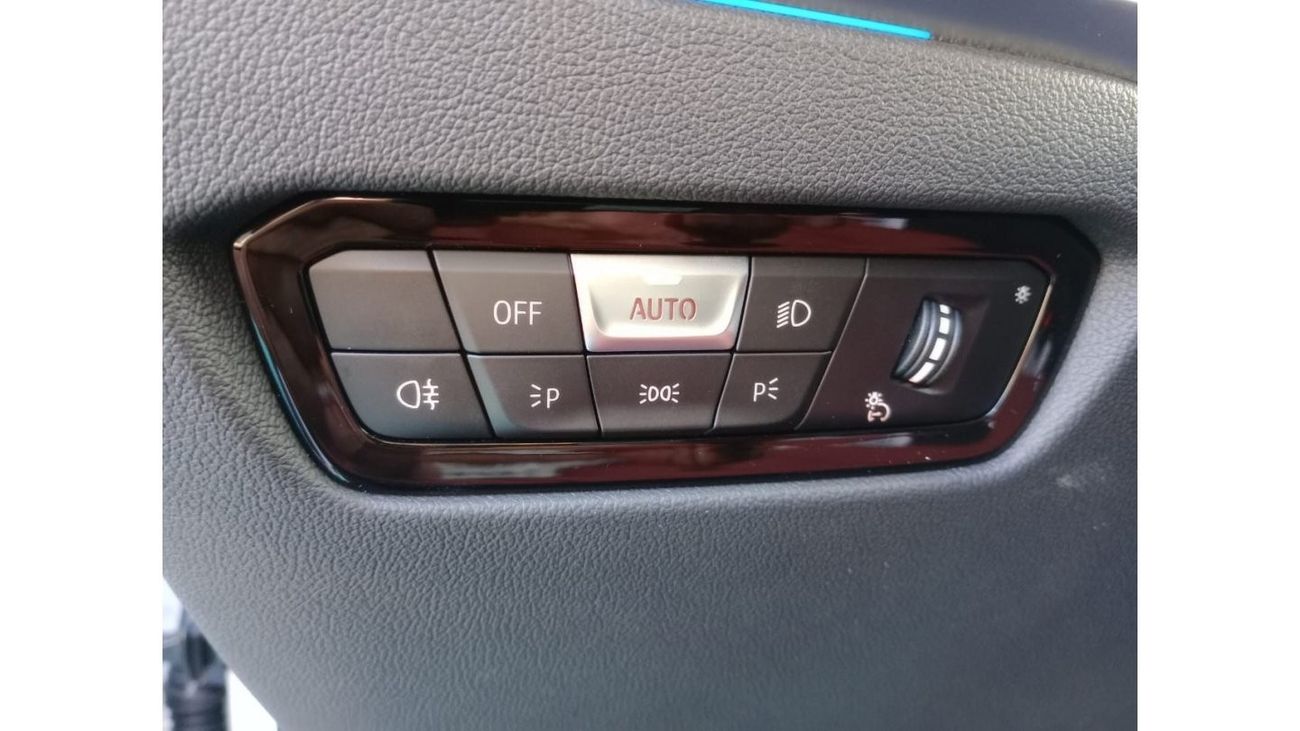 BMW i3 i3   35L / SEDAN / RWD / 0 KM Electric Car White color