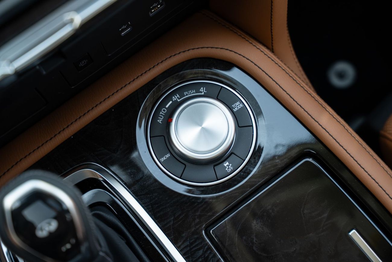 إنفينيتي QX80 Luxury 5.6L